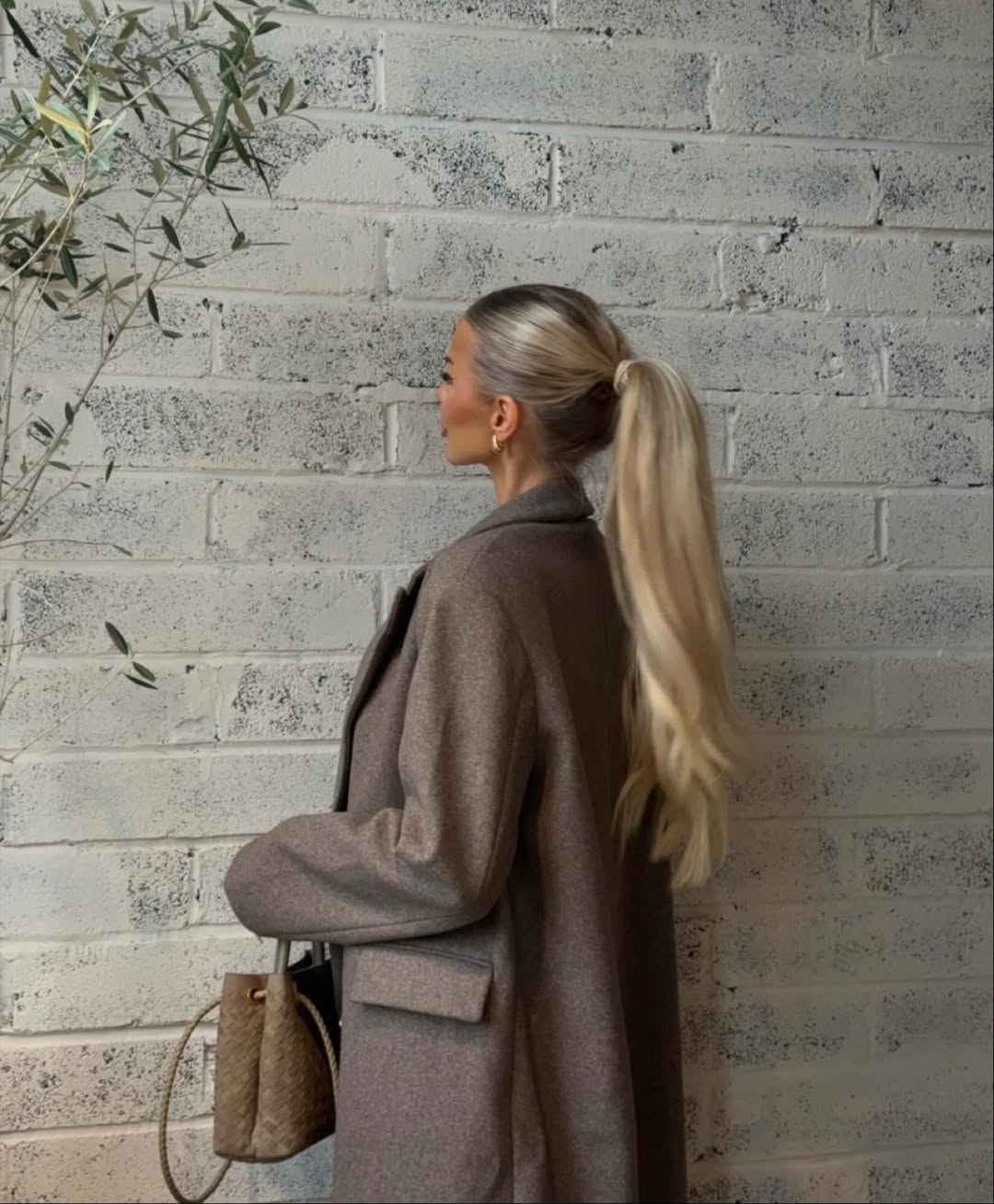 SYLVIJA - Famous & Platinum 26/28” Mini Weft & Invisi Tapes