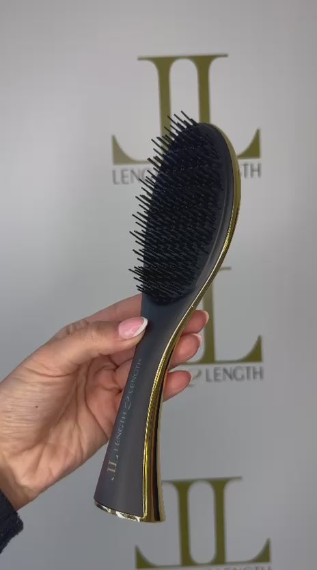 LUXE Ultimate Detangle Brush